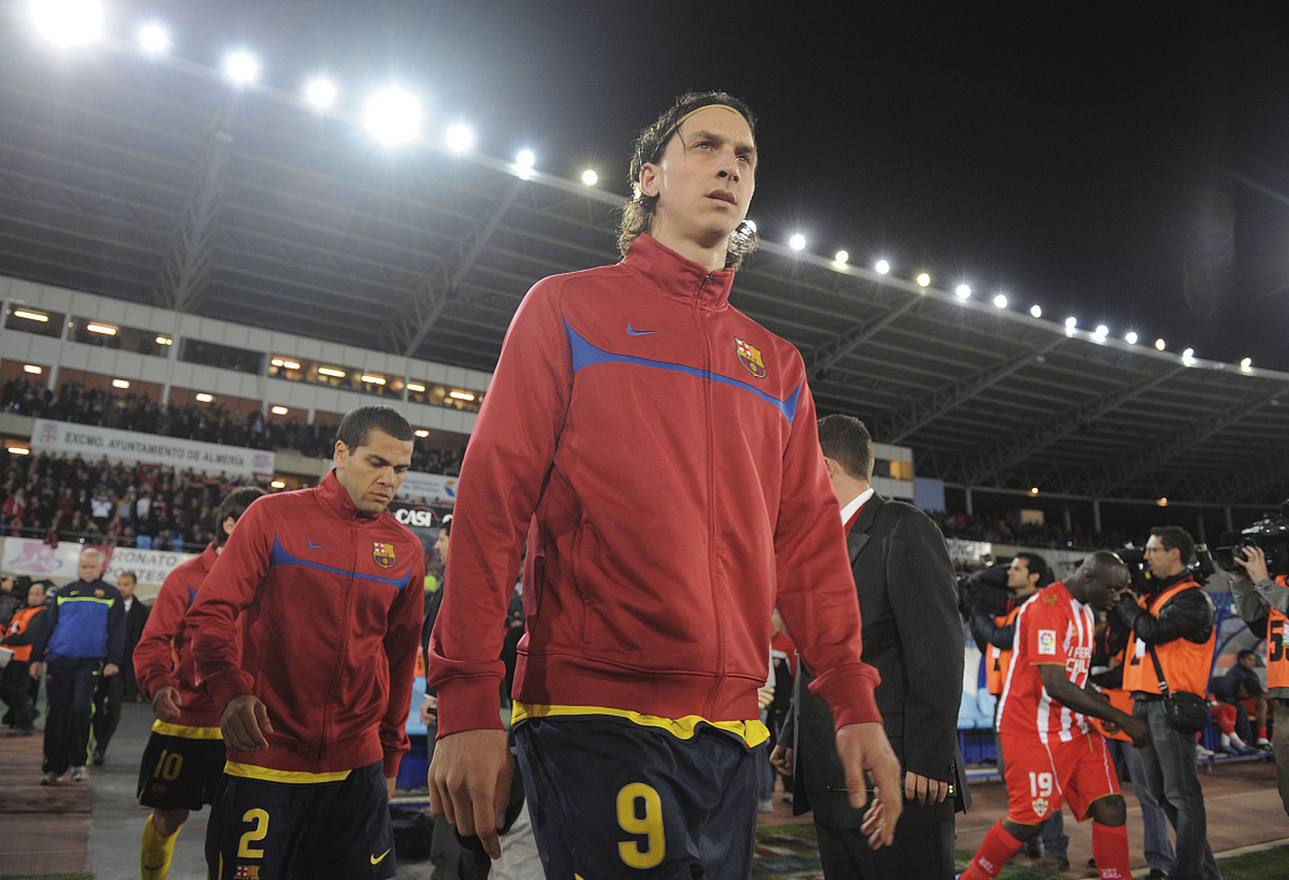 哈德斯菲尔德主场不敌阿斯顿维拉,降级风险加大 哈德斯菲尔德主场不敌阿斯顿维拉,降级风险加大