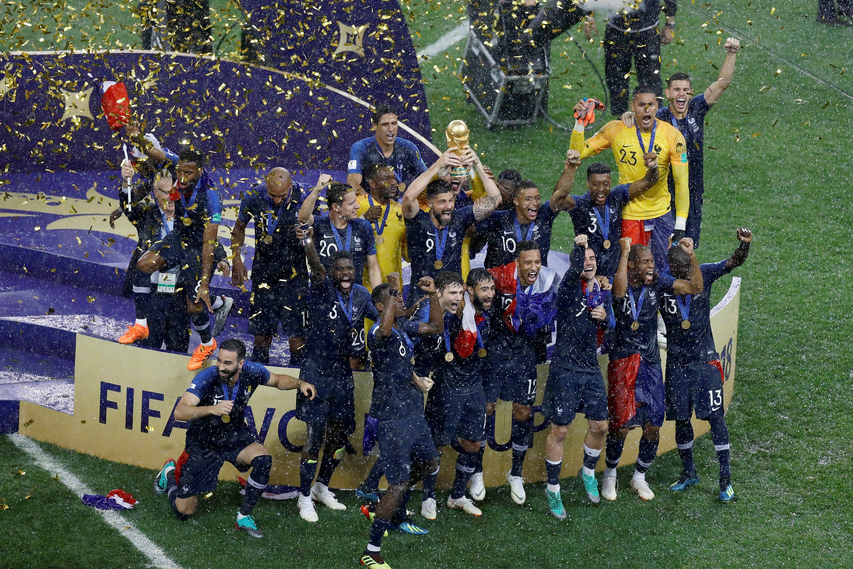 法国乒乓球队鏖战比利时乒乓球队,波尔三分雨点燃全场的简单介绍 法国乒乓球队鏖战比利时乒乓球队,波尔三分雨点燃全场的简单介绍