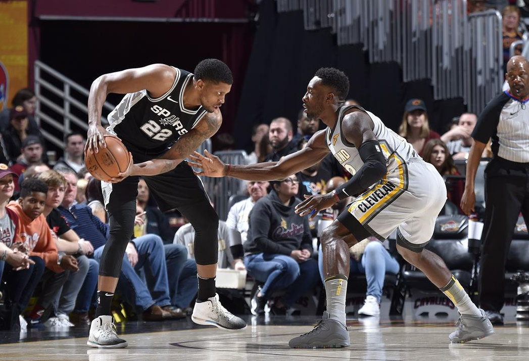 马刺险胜魔术，乔治·希尔完成帽子戏法的简单介绍