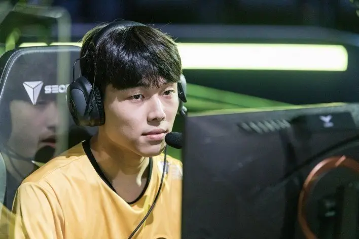 包含JDG力克C9，Caps高光表现的词条