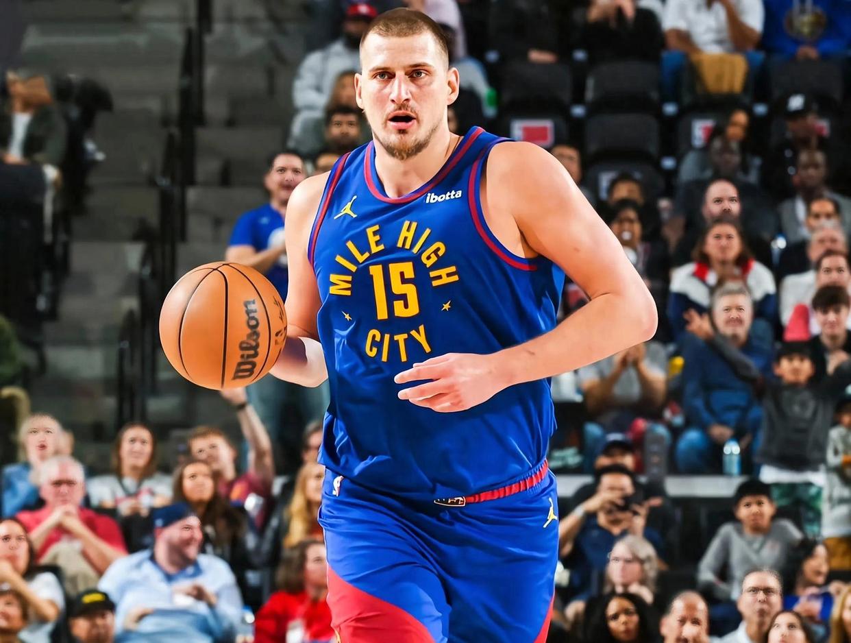 鹈鹕鏖战勇士，约基奇关键制胜