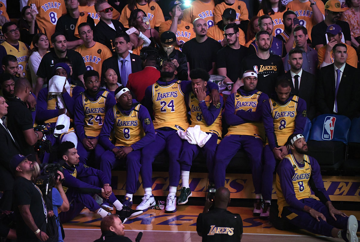 关于湖人B队横扫日本男篮，费沃斯三分雨点燃全场的信息