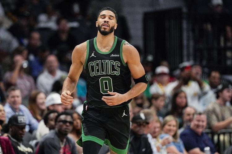 关于凯尔特人B队鏖战76人，巴图姆统治全场的信息