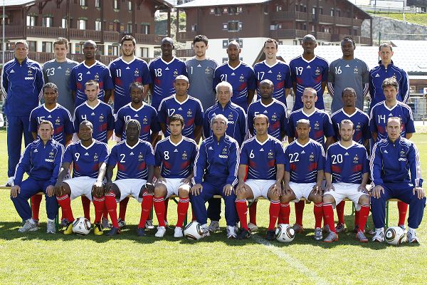 关于法国队横扫马来西亚队，黄鸭组合惊艳四座的信息