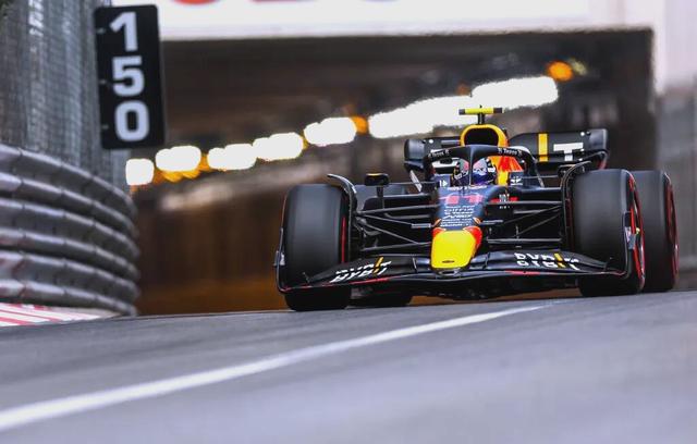 关于威廉姆斯绝杀红牛车队，佩雷兹带队取胜的信息