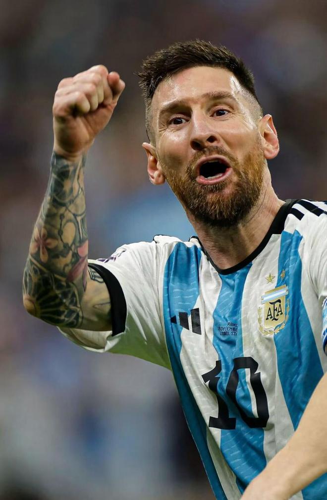 关于勒沃库森鏖战巴黎，梅西状态火热的信息