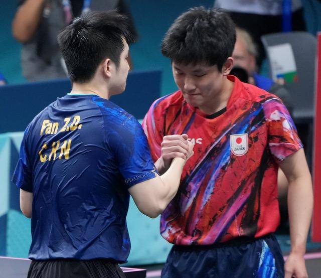 日本队逆转韩国队，张本智和状态火热