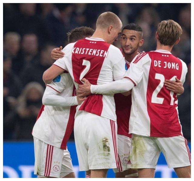 阿贾克斯风生水起，冠军之路的简单介绍