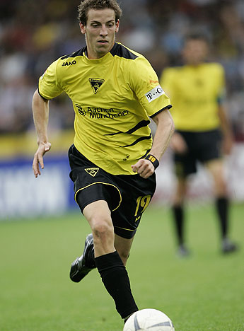 亚琛球员在最新一场比赛中夺冠