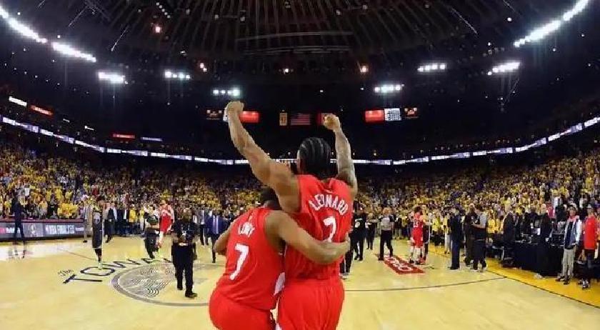 包含猛龙主场凯旋,伦纳德带领全队逆转击败对手的词条 包含猛龙主场凯旋,伦纳德带领全队逆转击败对手的词条