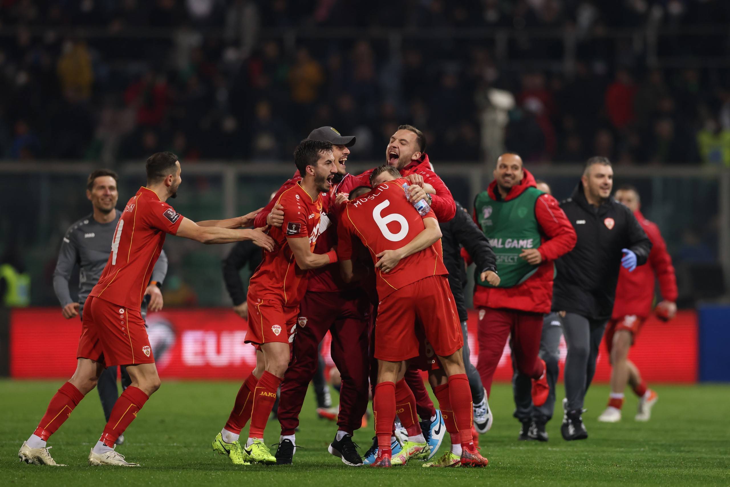 关于无法预测的局势，欧国联赛争夺愈发激烈的信息