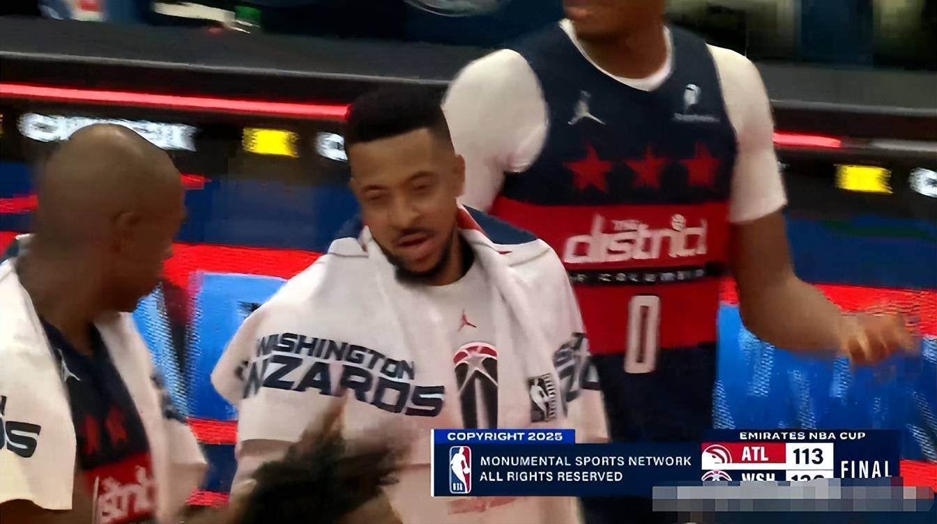 雄鹿鏖战意大利男篮，麦科勒姆爆发神勇的简单介绍