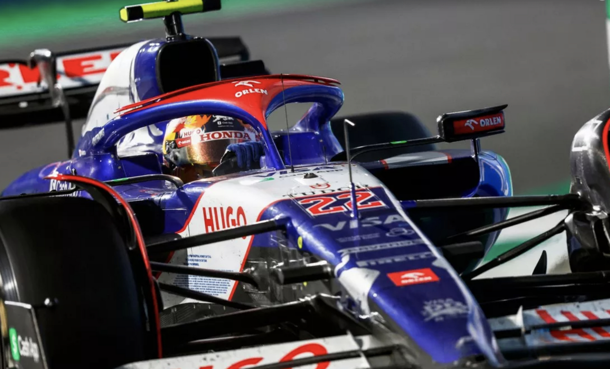 红牛车队横扫迈凯伦，佩雷兹状态火热