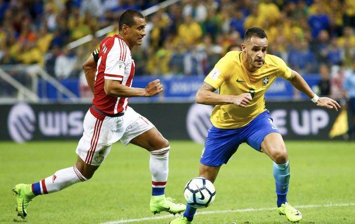 欧洲联赛强队交锋激烈角逐引发球迷关注 欧洲联赛强队交锋激烈角逐引发球迷关注