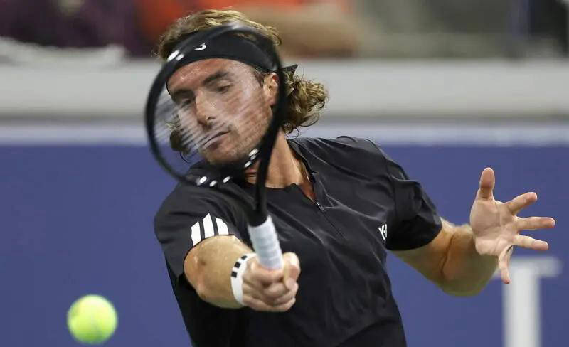 英国网球队横扫世界网球队，西西帕斯送出助攻