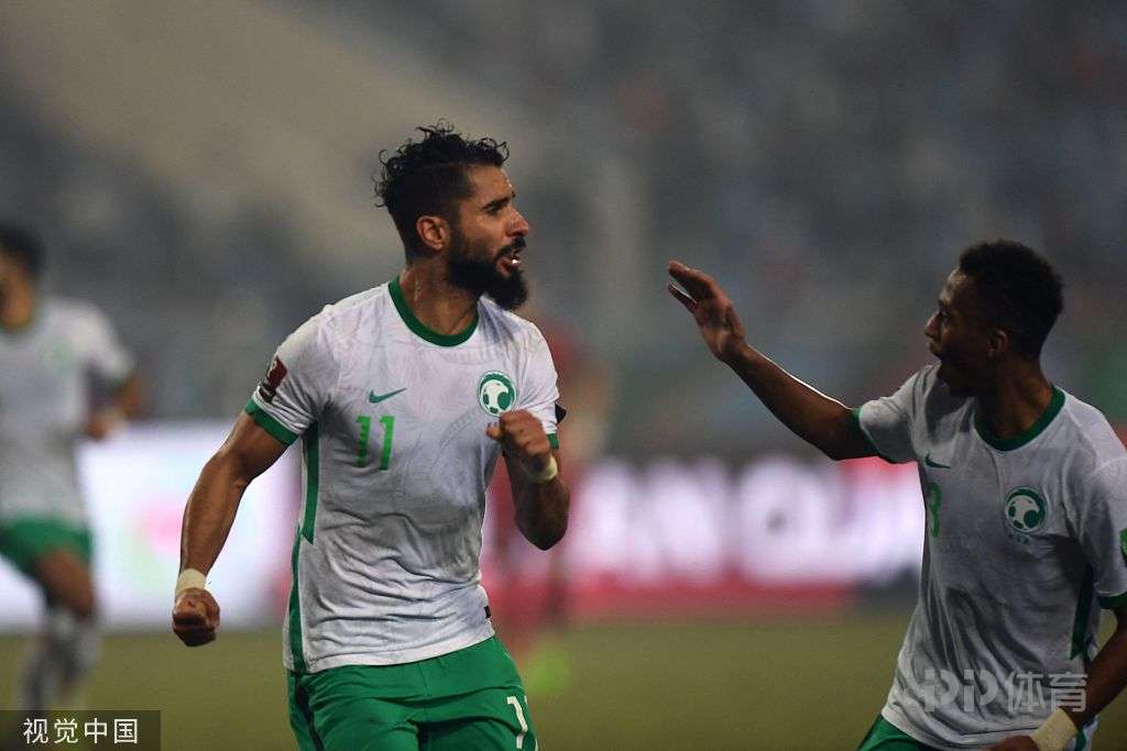 沙特前锋出击破门，换回三分全胜