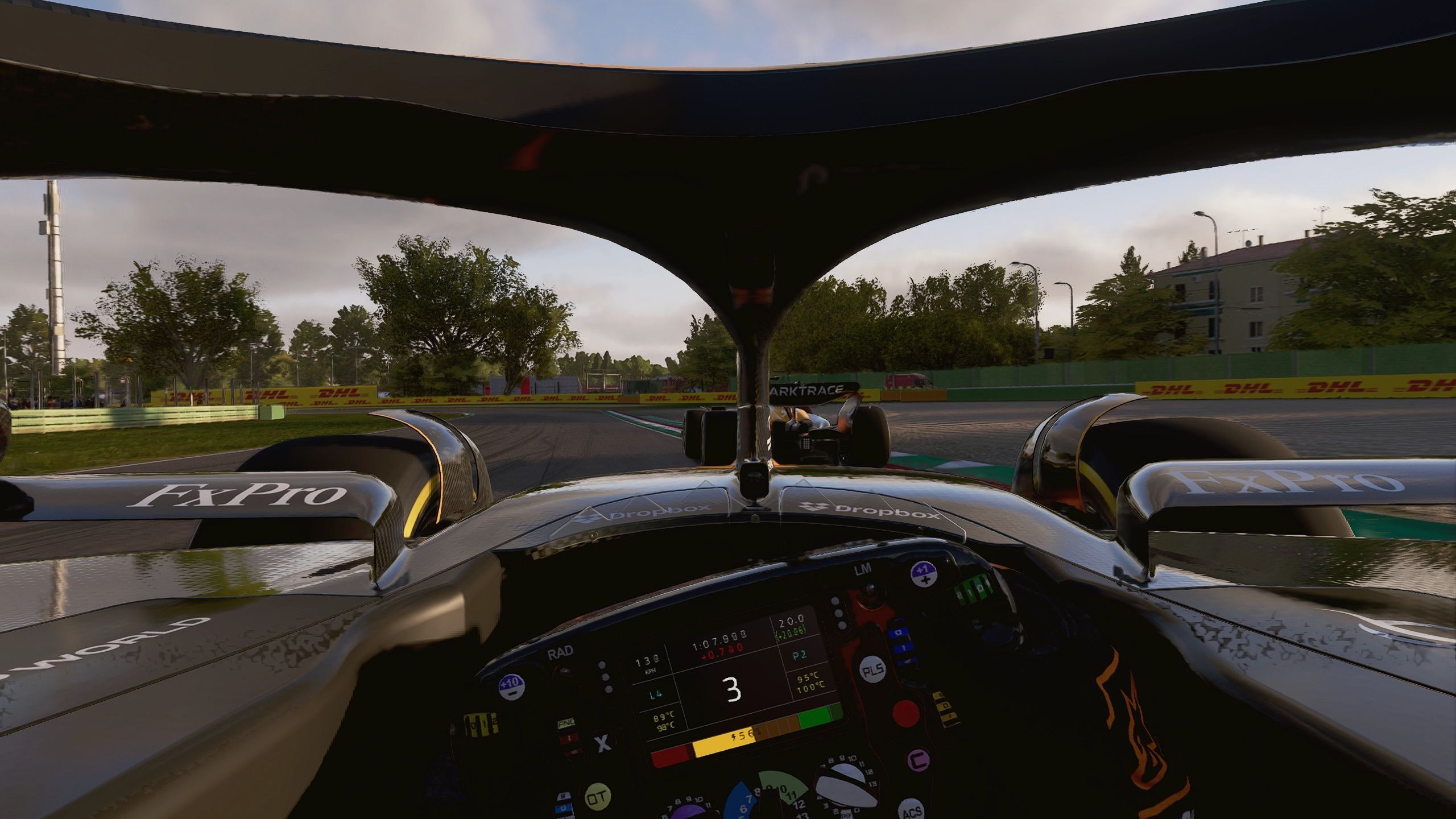 关于迈凯伦鏖战法拉利，周冠宇点燃赛场的信息