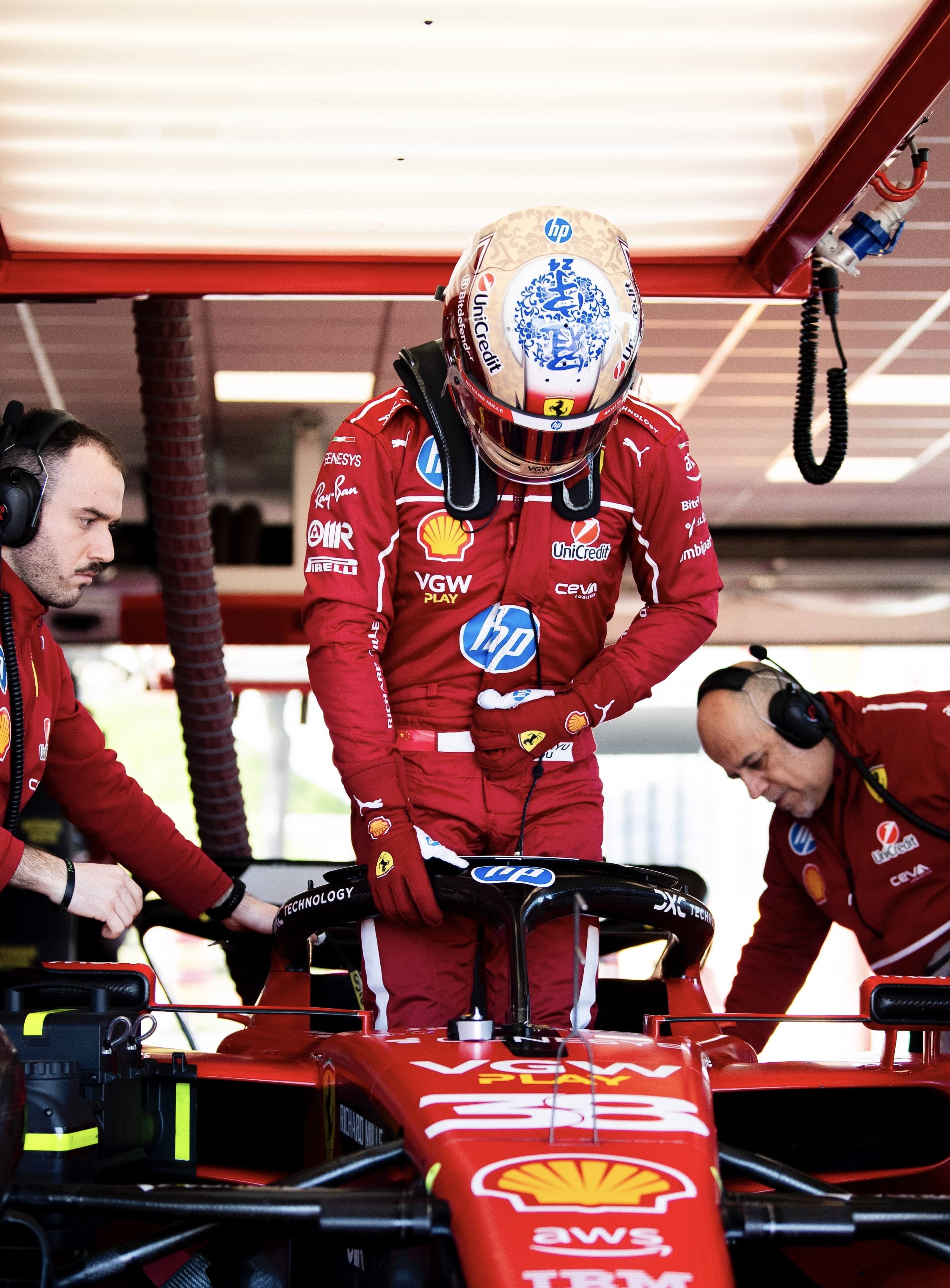 哈斯车队轻取梅赛德斯，周冠宇惊艳四座的简单介绍