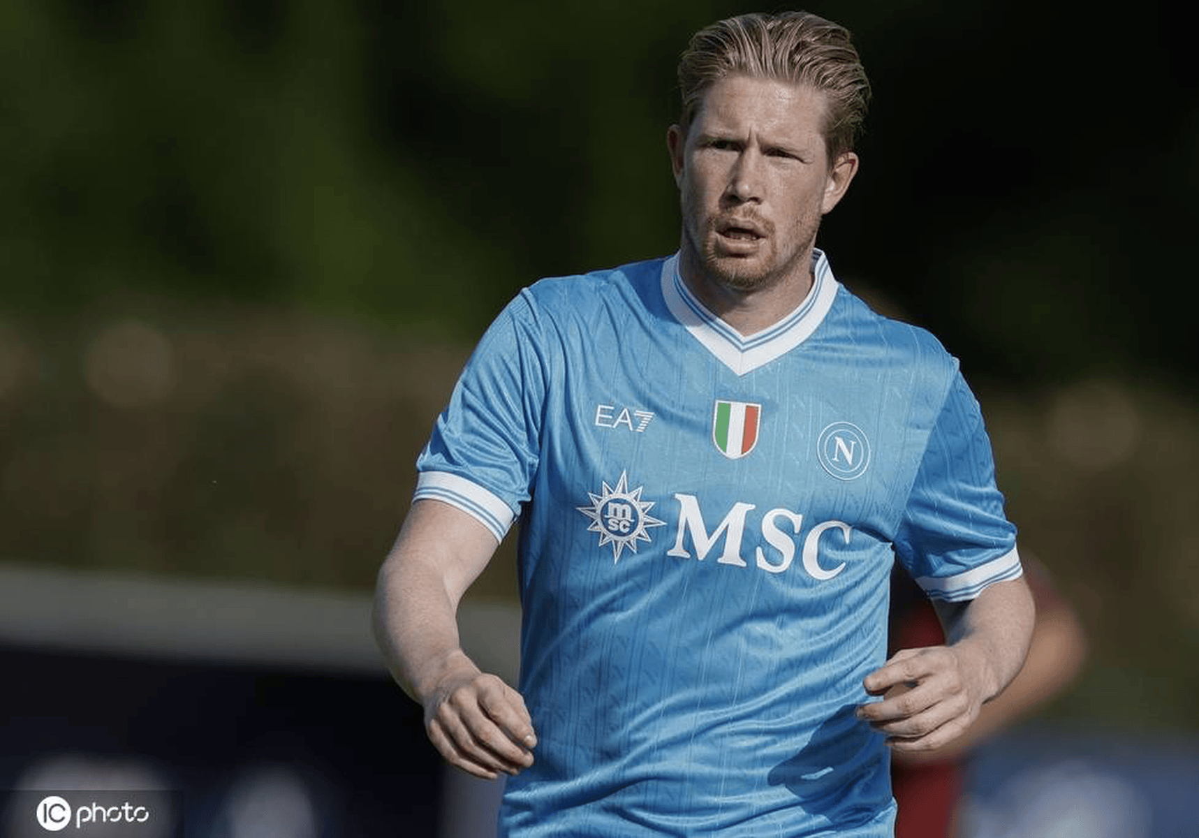 包含那不勒斯新援首秀表现出色，或将成为球队未来希望的词条